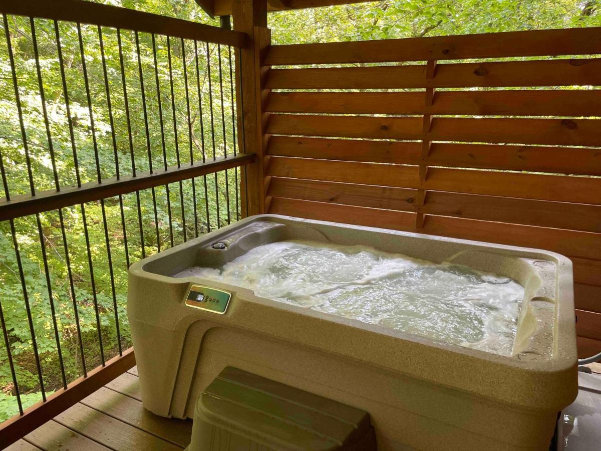 Cricket Hill Treehouse B By Amish Country Lodging Millersburg Luaran gambar